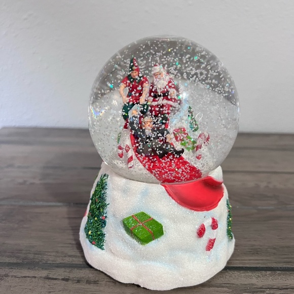 Hallmark Vintage 2006 A Christmas Story Snow Globe "You'll Shoot Yer Eye Out Kid - Picture 7 of 9